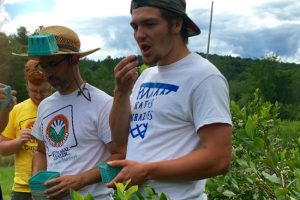 farm-to-school-youth-agriculture-project-snack-time